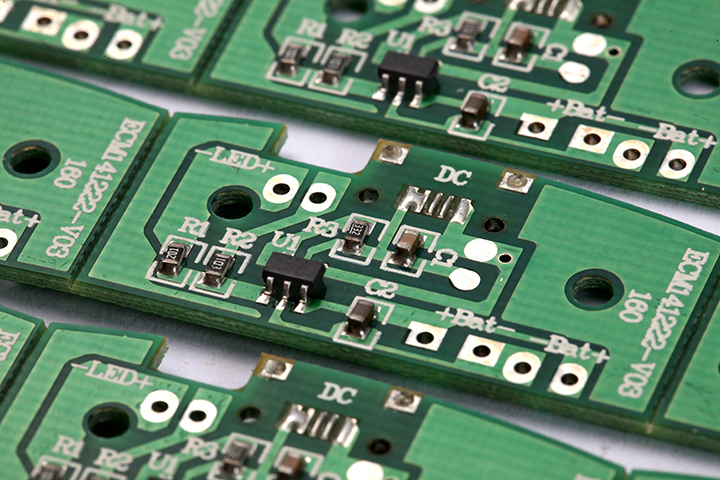 麗晶微PCBA定制案例之移動電源